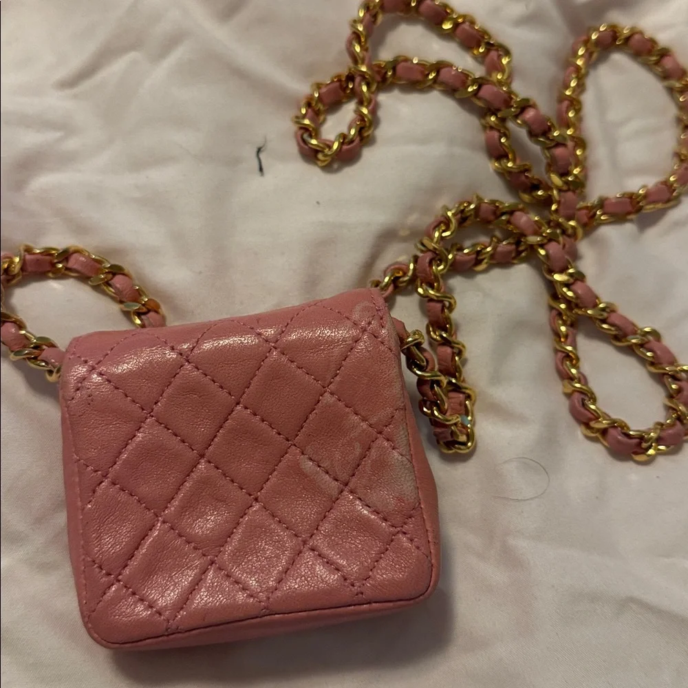 Chanel Vintage Lambskin Leather MICRO Crossbody Bag perfect fit to carry AirPods - Picture 6 of 9